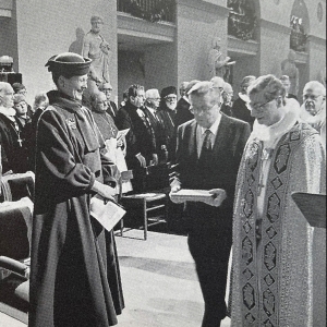 1992-oversættelsen tages officielt i brug ved en festgudstjeneste i Københavns Domkirke.
