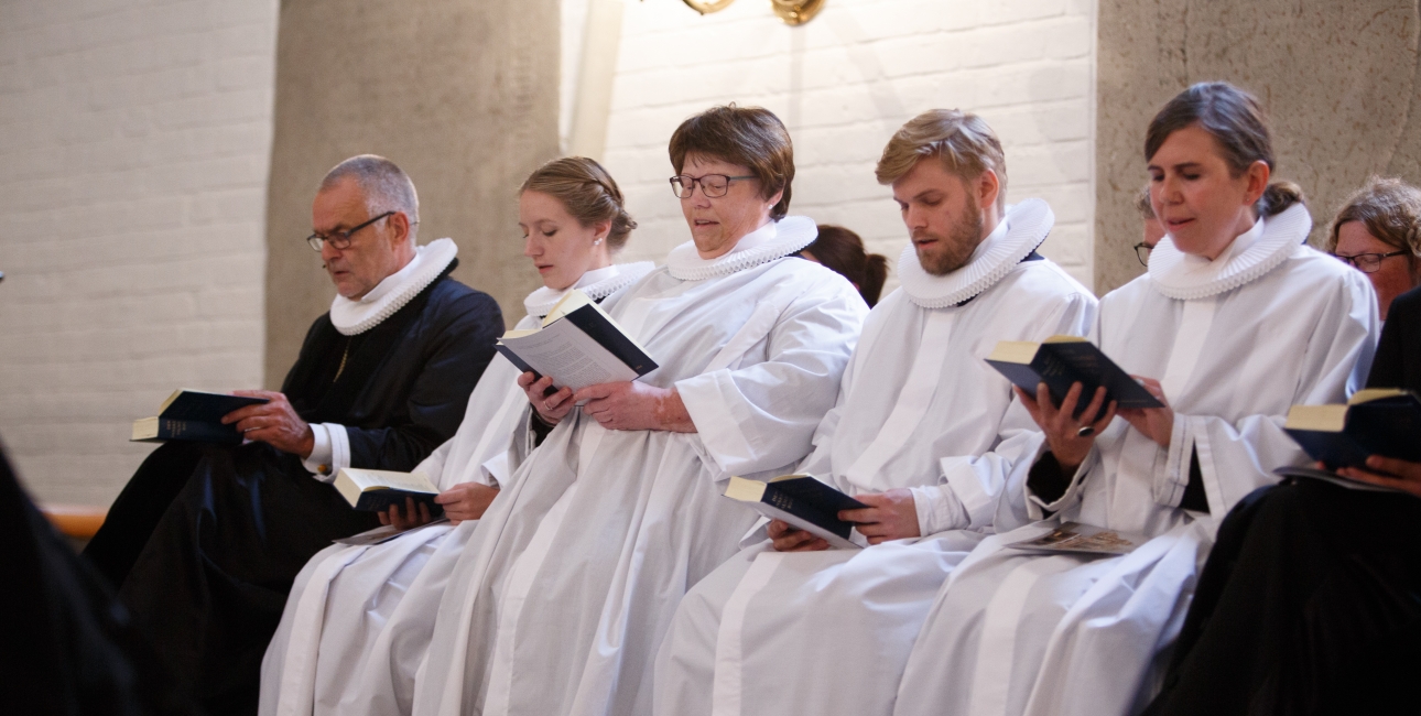 Ordinering af nye præster - Christian Roar Pedersen