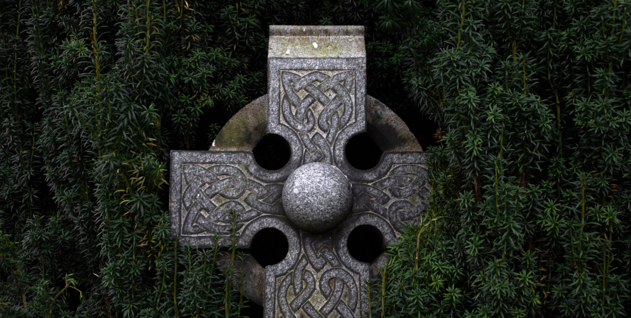 Keltisk kors fra Stirling i Skotland. Foto: Unsplash.