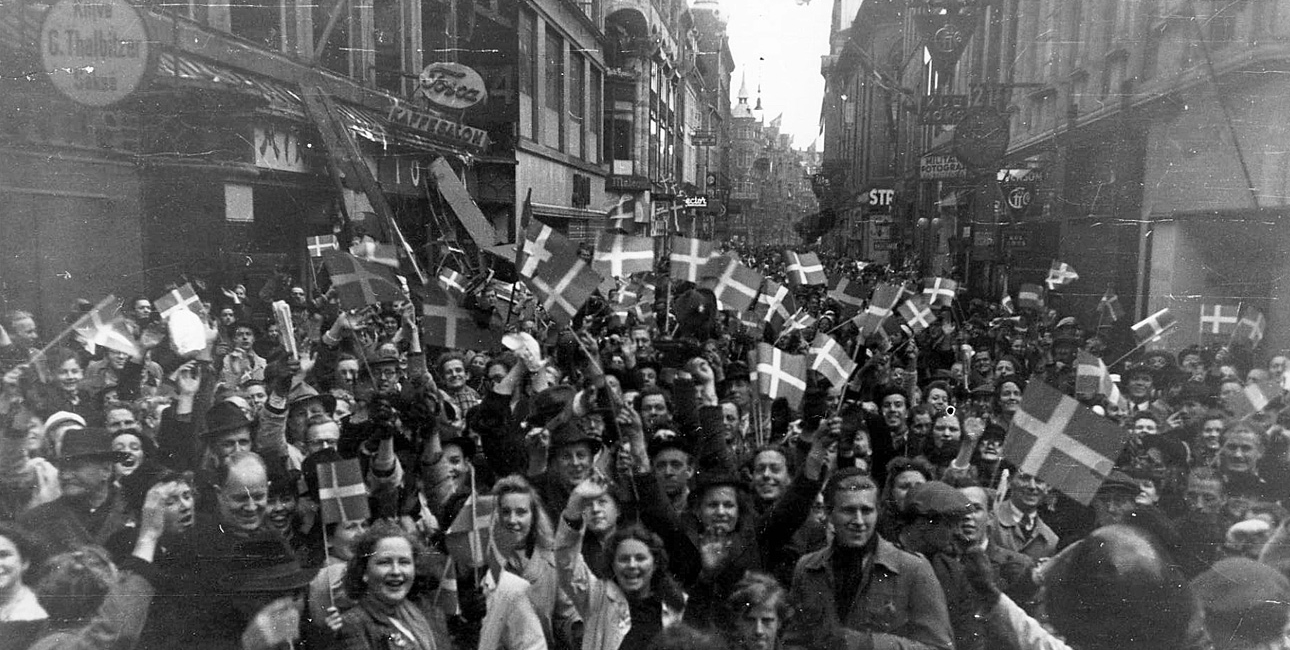 DANMARKS BEFRIELSE. JUBEL I KØBENHAVN - HER STRØGET - 4.-5. MAJ 1945. Foto: Ritzau Scanpix.