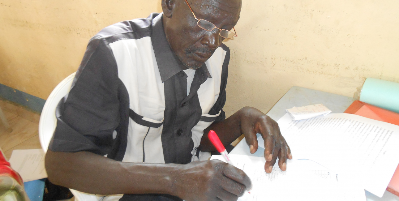 Underviser på læsetræningskursus, Sydsudan. Foto: De Forenede Bibelselskaber