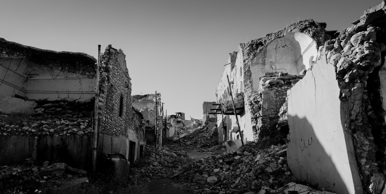 Ruiner efter bombning, Irak. Foto: Unsplash.