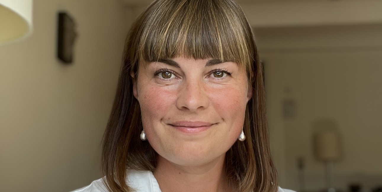 Hospicepræst: “Ingen går gennem livet uden skrammer, men vi kan stadig være velsignede” SERIE: BIBELEN I FUNKTION På Hospice Limfjord i Skive møder præst Natalia Packert Andresen mennesker i livets mest sårbare øjeblikke. Her bærer hun især to bibelske fortællinger med sig.