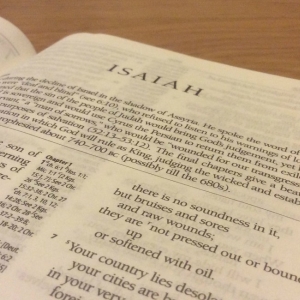 Esajas' bog på engelsk.