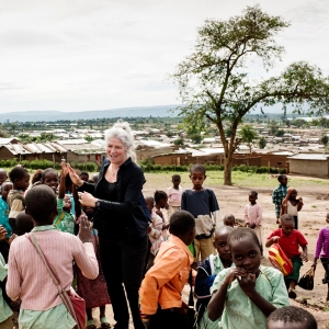 Synne Garff besøger flygtningelejren Nakivale i Uganda. Her har bibelsk sjælesorg givet livsmodet tilbage til mange traumatiserede. Foto: Les Kaner.