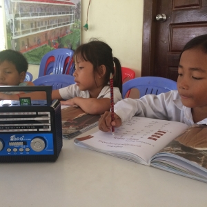 Læsekurser bruger Bibelen til at lære både børn og voksne i Cambodja at læse. Foto: Birgitte Stoklund Larsen