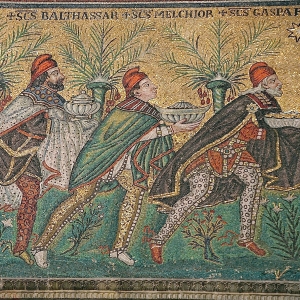 De vise mænd. Mosaik fra basilikaen Sant'Apollinare Nuovo i Ravenna. Kilde: Wikimedia Commons.