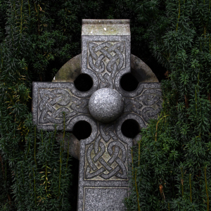 Keltisk kors fra Stirling i Skotland. Foto: Unsplash.