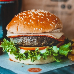 Burger. Foto: Unsplash.