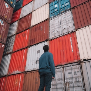 Containerøvelse, bibelsk sjælesorg. Foto: Pat Whelen /Unsplash