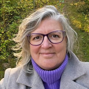 Nana Holm Green er præst i Birkebjergkirken i Næstved, som er en del af Det Danske Missionsforbund. For hende kan håb begynde i ærligheden over for Gud – og i morgenrøden, der minder om, at mørket ikke varer ved.
