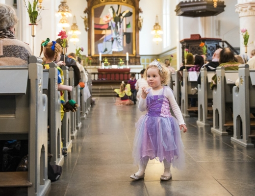 Fastelavn minder os om, at vi kan tage masken af.
