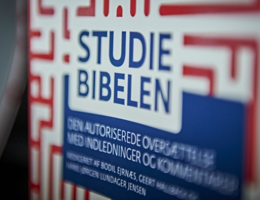 Studiebibelen er på gaden.