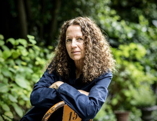 "Det vigtigste i hele mit liv er min tro. Om det regner eller sner juleaften, om jeg sidder alene eller sammen med andre. Det betyder ingenting i forhold til den gave, som troen er. Den gave er forbundet med det barn, der blev født os julenat, og som er Guds søn, siger kunstneren Maja Lisa Engelhardt. Foto: Jens Wogensen.