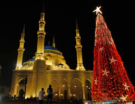 Juletræ ved Mohammed al-Amine-moskéen i Beirut. Foto: Ritzau Scanpix.