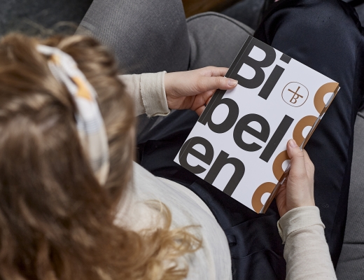 Bibelen 2020 i brug. Foto: Carsten Lundager.