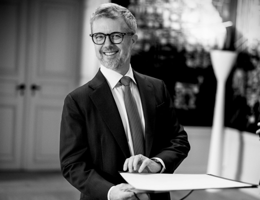Kong Frederik X præsenteres for fadervor på Amalienborg. Foto: Kongehuset ©