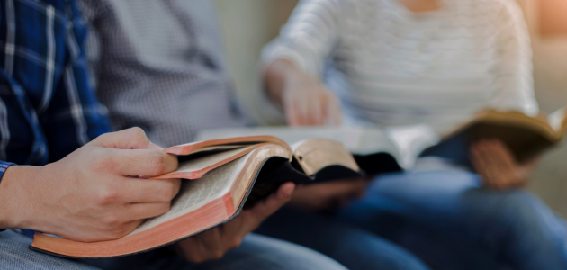 Udforsk Bibelen i fællesskab. Foto: Shutterstock.
