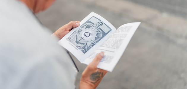 Bibeluddeling i Kasakhstan. Foto: Alex Baker. 