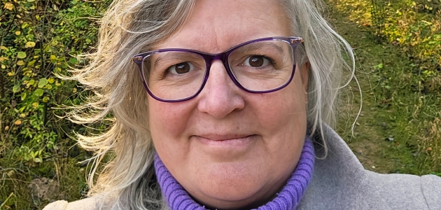 Nana Holm Green er præst i Birkebjergkirken i Næstved, som er en del af Det Danske Missionsforbund. For hende kan håb begynde i ærligheden over for Gud – og i morgenrøden, der minder om, at mørket ikke varer ved.