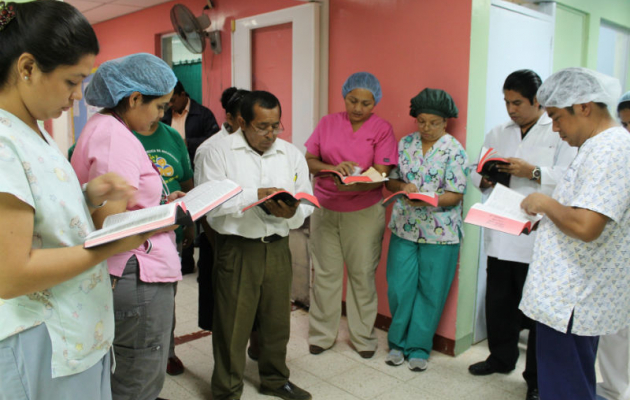 Andagt. Nicaragua. Foto: De Forenede Bibelselskaber. 