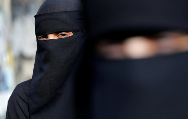Burka, øjne. Foto: Daniel Jukalovic/Shutterstock