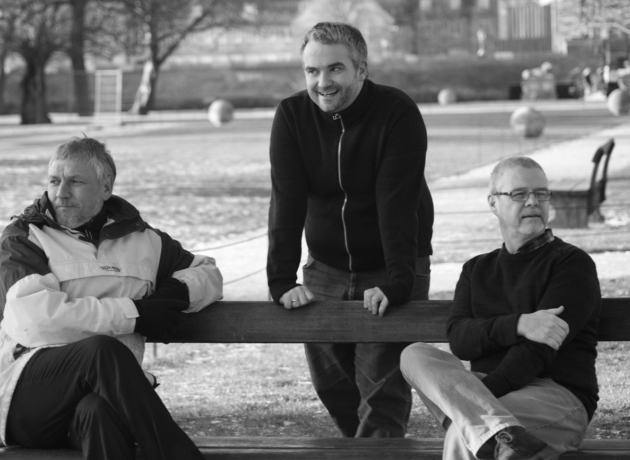 Tre præster har i samarbejde skrevet Bibelhalvmaraton. Fra venstre ses Allan Ibsen, Lasse Åbom og Ole Lundegaard. Foto: Christina Marcher Lundegaard.