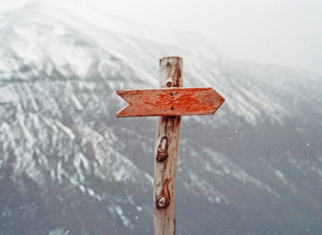 Kors, pil. Foto: Unsplash.