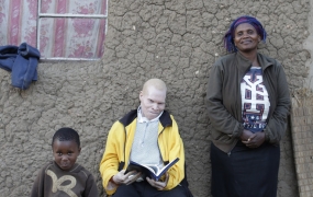 Albert Makhanya og familie. Foto: De Forenede bibelselskaber