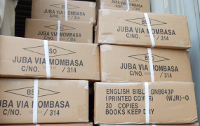 Kasser med bibler, Sydsudan. Foto: de Forenede Bibelselskaber